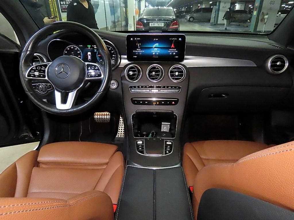 벤츠 GLC 클래스 GLC클래스 X253 GLC 300 e 4MATIC 쿠페 이미지 10