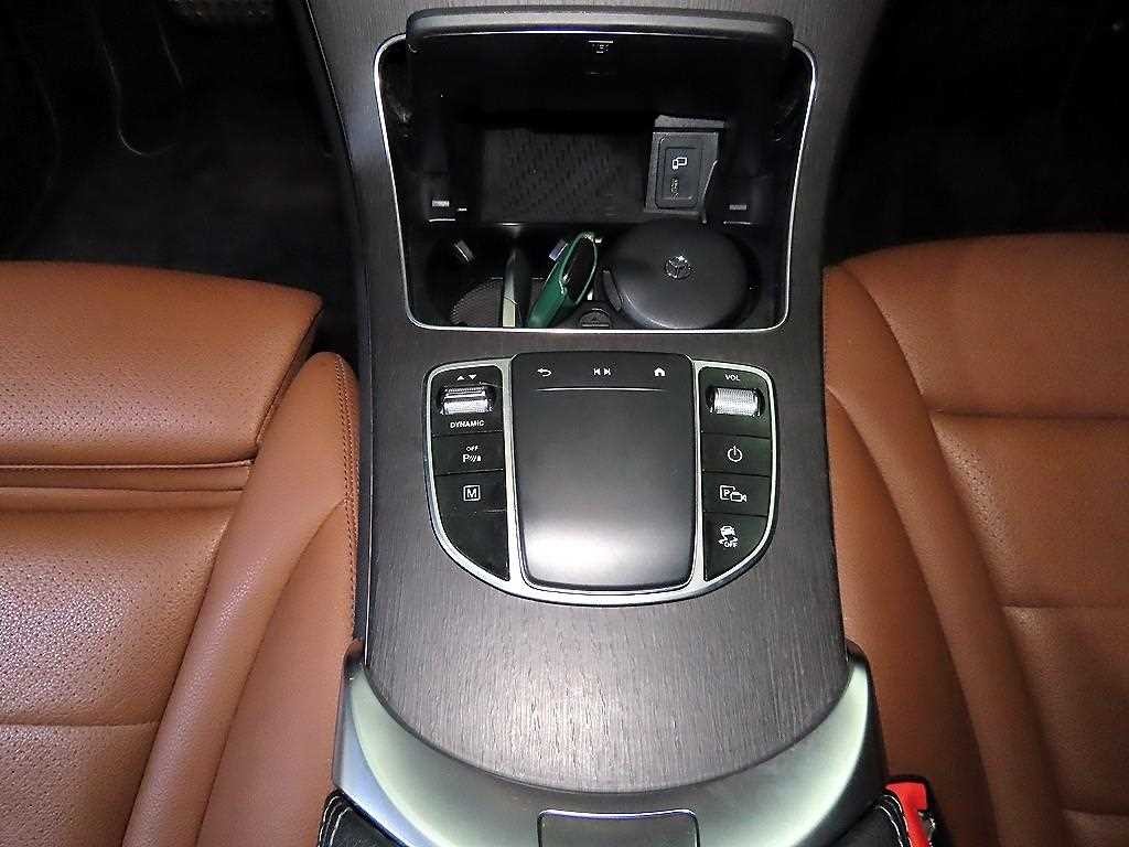 벤츠 GLC 클래스 GLC클래스 X253 GLC 300 e 4MATIC 쿠페 이미지 12