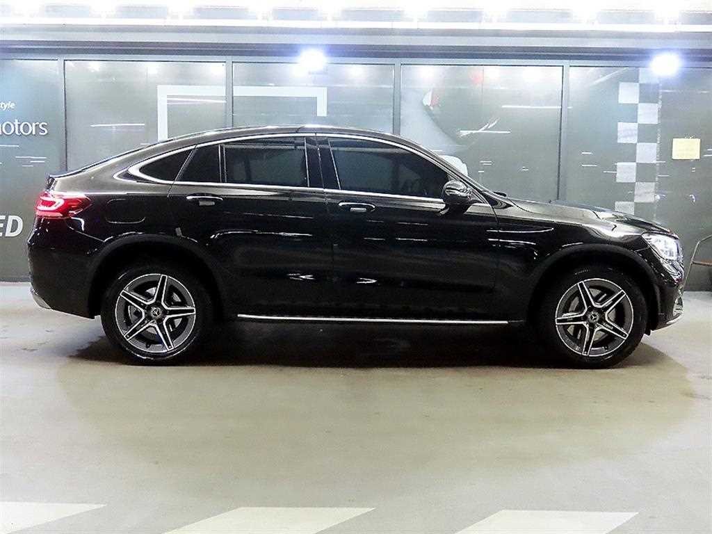 벤츠 GLC 클래스 GLC클래스 X253 GLC 300 e 4MATIC 쿠페 이미지 3