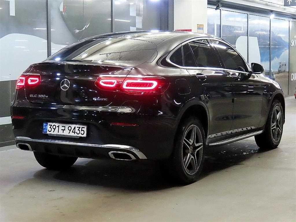 벤츠 GLC 클래스 GLC클래스 X253 GLC 300 e 4MATIC 쿠페 이미지 4