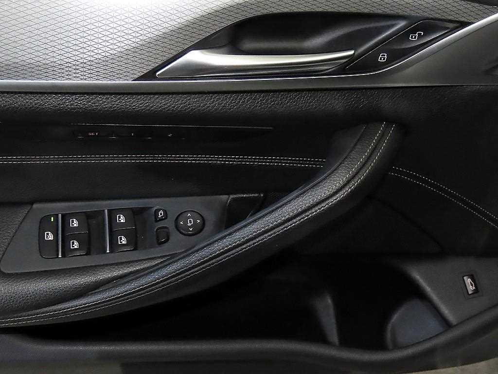 BMW 5시리즈 5시리즈 (G30) 520d M 스포츠 스페셜 에디션 이미지 14