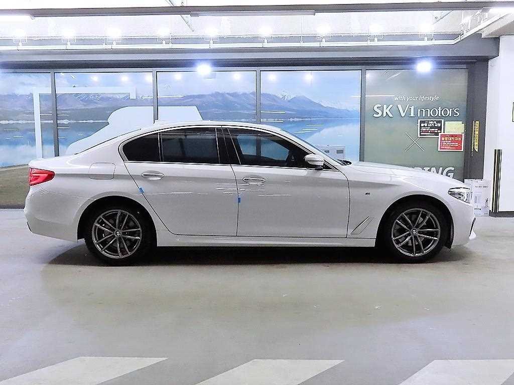 BMW 5시리즈 5시리즈 (G30) 520d M 스포츠 스페셜 에디션 이미지 3