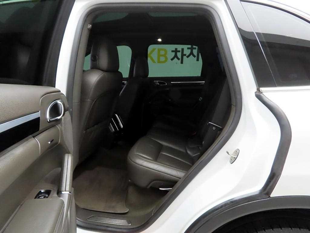 포르쉐 카이엔 뉴 카이엔 3.0 디젤 이미지 13