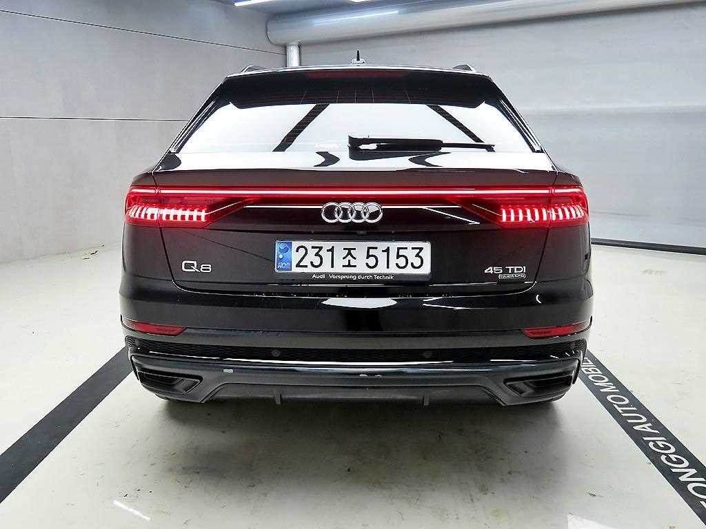 아우디 Q8 45 TDI 콰트로 프리미엄 이미지 3