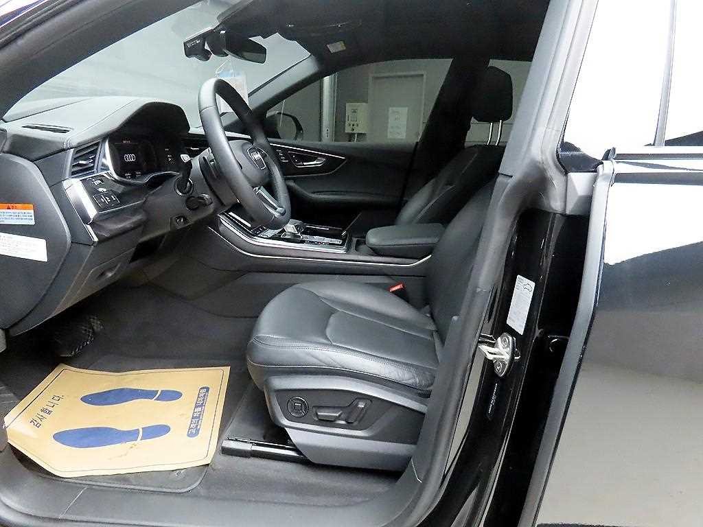 아우디 Q8 45 TDI 콰트로 프리미엄 이미지 5