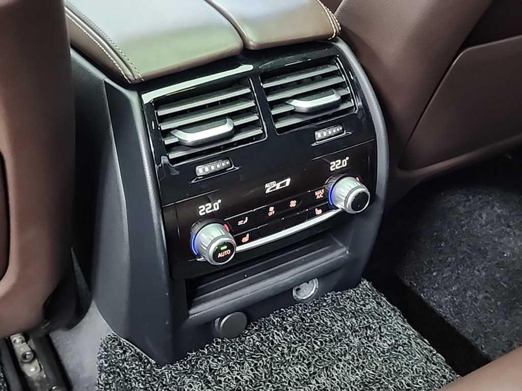 BMW 5시리즈 5시리즈 (G30) 520d xDrive M 스포츠 플러스 이미지 13