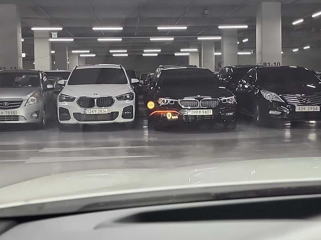 BMW 5시리즈 5시리즈 (G30) 520d xDrive M 스포츠 플러스 이미지 18