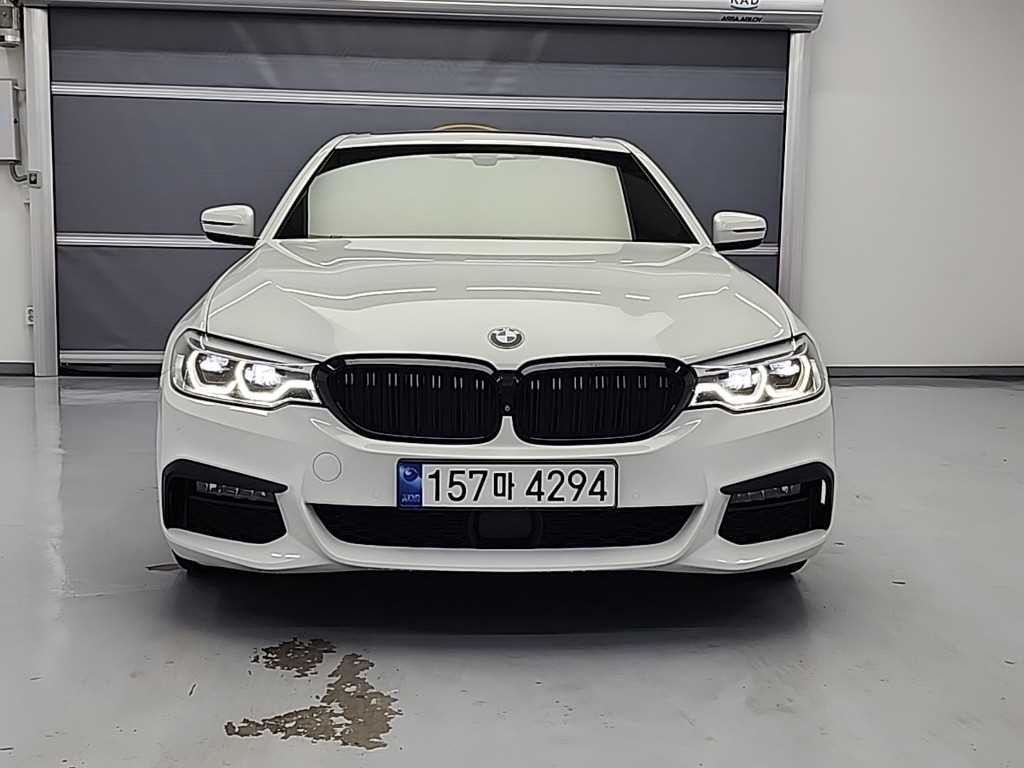 BMW 5시리즈 5시리즈 (G30) 520d xDrive M 스포츠 플러스 이미지 2