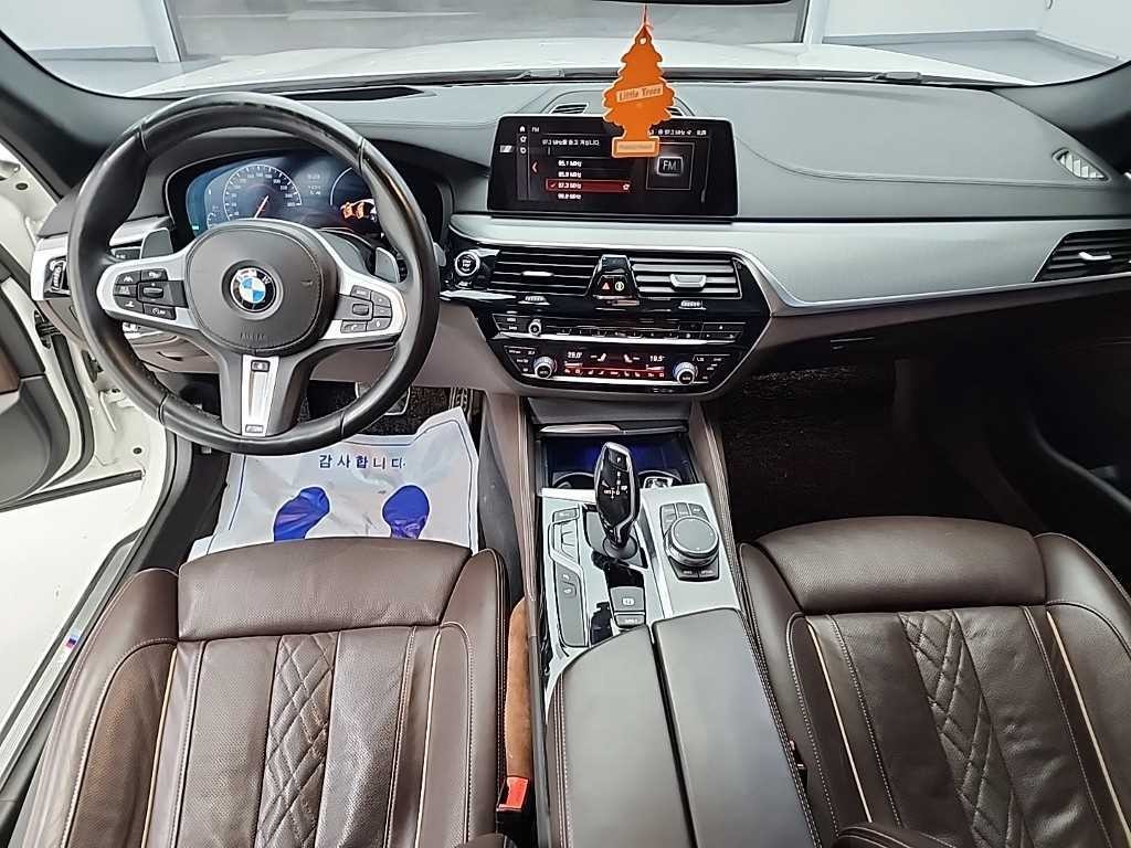 BMW 5시리즈 5시리즈 (G30) 520d xDrive M 스포츠 플러스 이미지 7