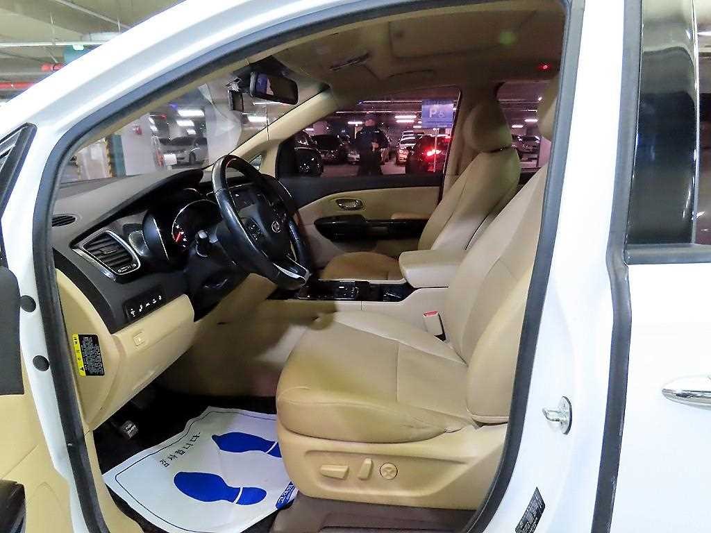 기아 카니발 올 뉴 카니발 디젤 11인승 프레스티지 이미지 6