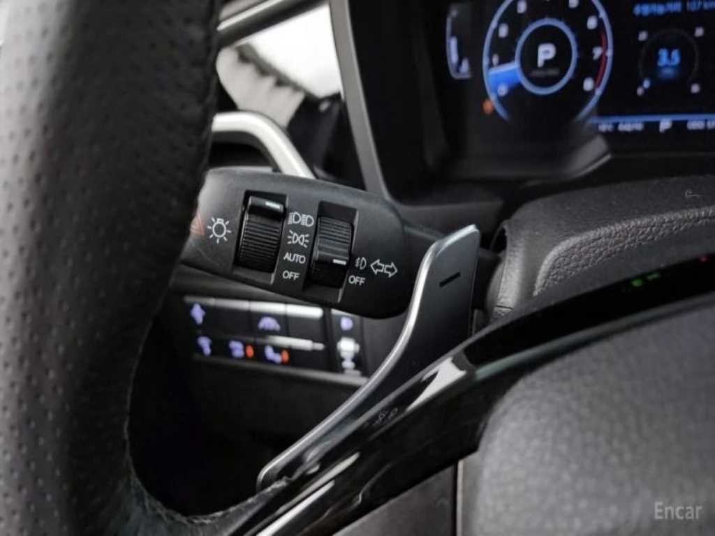 KG모빌리티(쌍용) 코란도 뷰티풀코란도 2WD 가솔린 1.5 C7 이미지 13