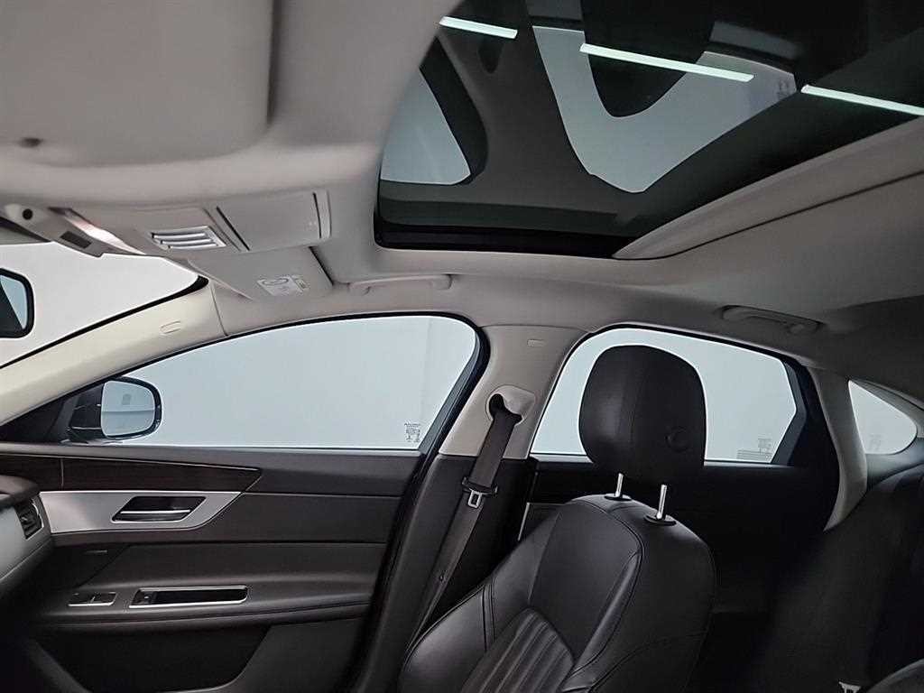 재규어 XF XF(X260) 2.0D 포트폴리오 이미지 13