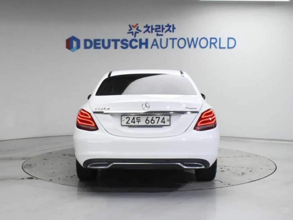 벤츠 C 클래스 C클래스 W205 C220 d 4MATIC 이미지 4