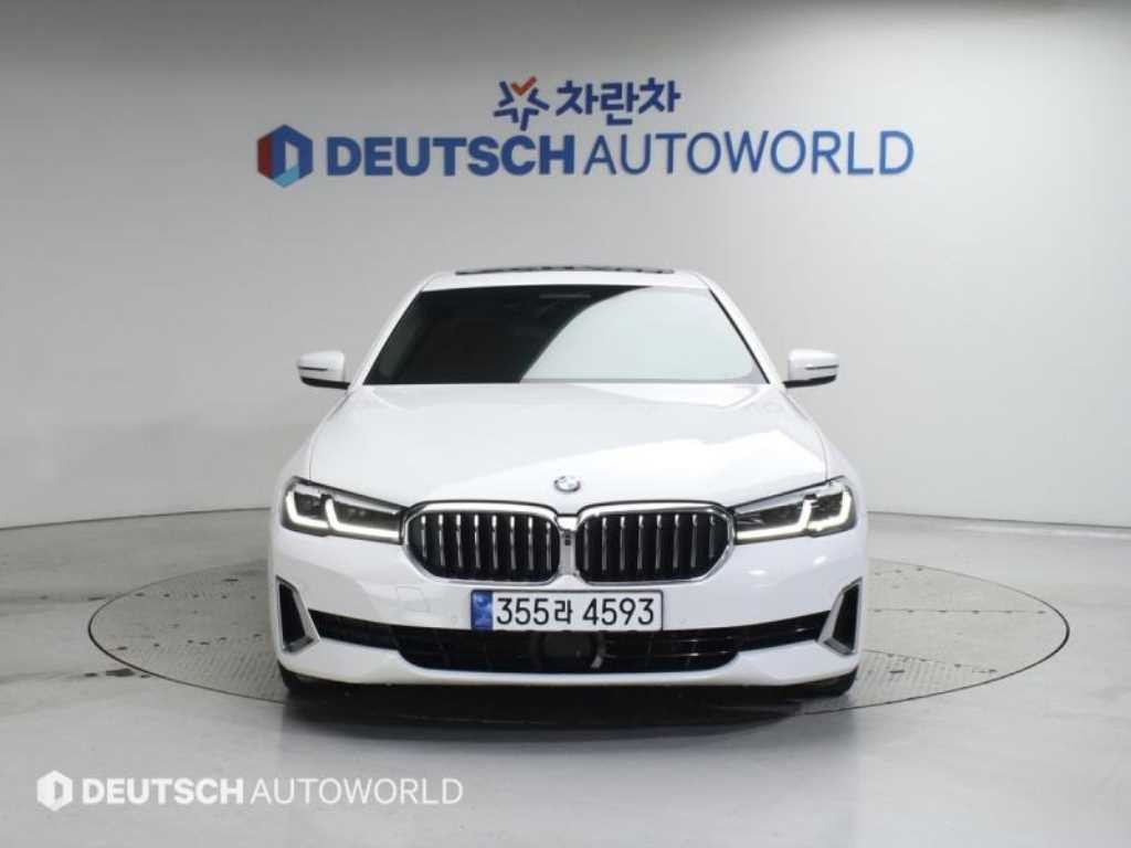 BMW 5시리즈 5시리즈 (G30) 520i 럭셔리 이미지 3