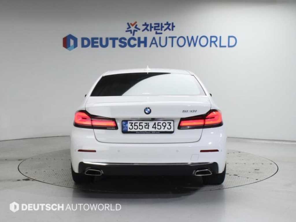 BMW 5시리즈 5시리즈 (G30) 520i 럭셔리 이미지 4