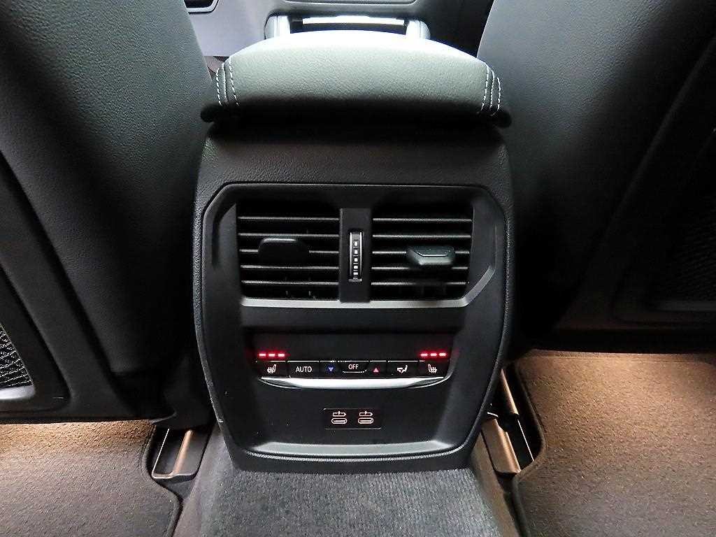 BMW i4 eDrive 40 M 스포츠 프로 이미지 15