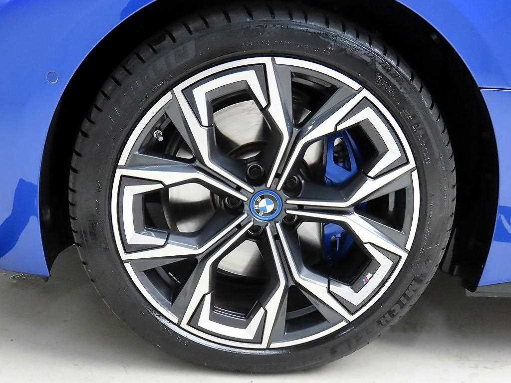 BMW i4 eDrive 40 M 스포츠 프로 이미지 19