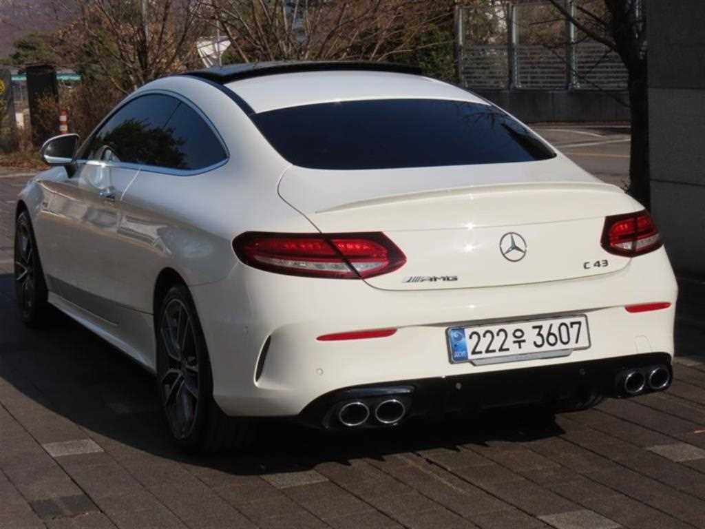 벤츠 C 클래스 C클래스 W205 C43 AMG 4MATIC 쿠페 이미지 4