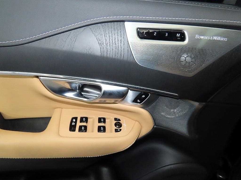 볼보 XC90 XC90 2세대 2.0 T8 AWD 인스크립션 이미지 13