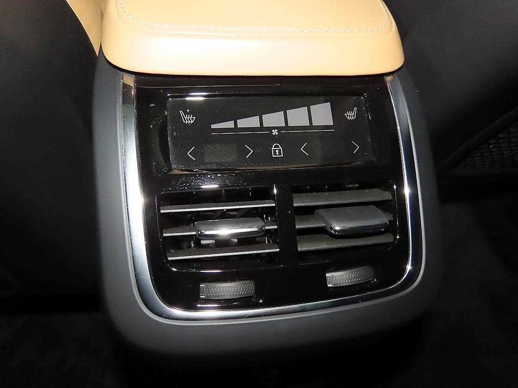 볼보 XC90 XC90 2세대 2.0 T8 AWD 인스크립션 이미지 14
