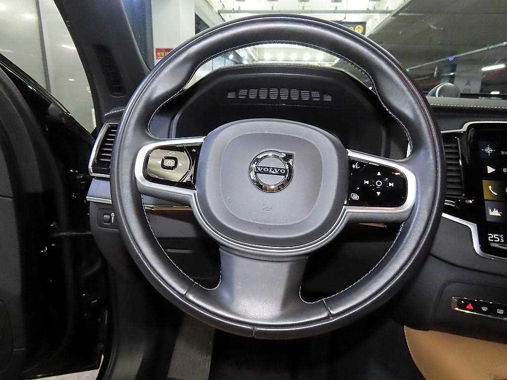 볼보 XC90 XC90 2세대 2.0 T8 AWD 인스크립션 이미지 8