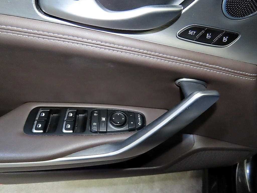 기아 스팅어 가솔린 2.0 터보 2WD 플래티넘 이미지 13