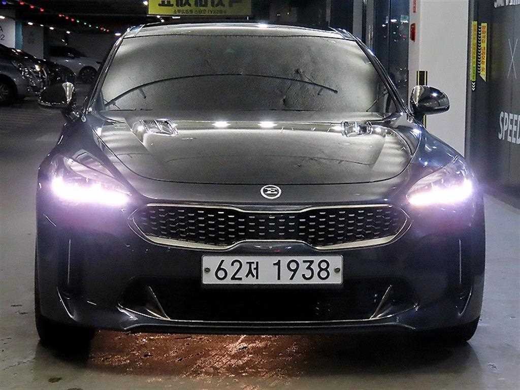 기아 스팅어 가솔린 2.0 터보 2WD 플래티넘 이미지 2