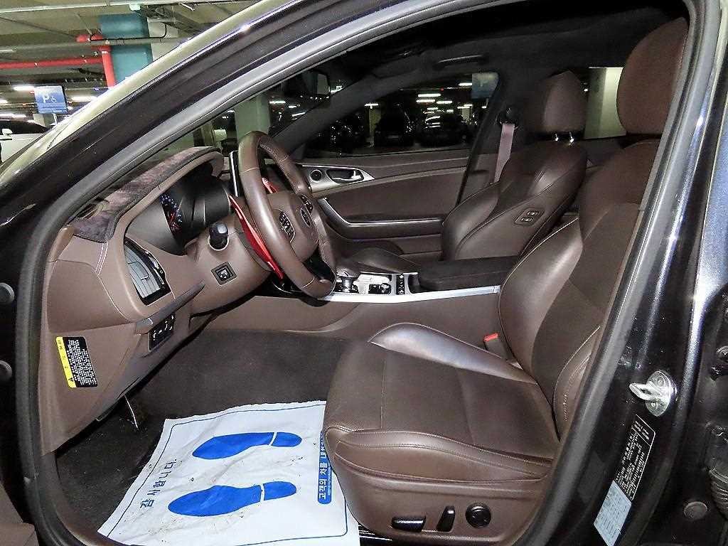 기아 스팅어 가솔린 2.0 터보 2WD 플래티넘 이미지 6