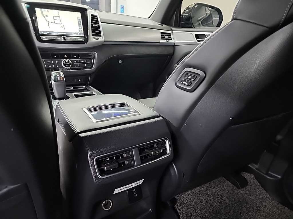 KG모빌리티(쌍용) 렉스턴 올 뉴 렉스턴 (Y450) 디젤 2.2 4WD 더 블랙 이미지 13