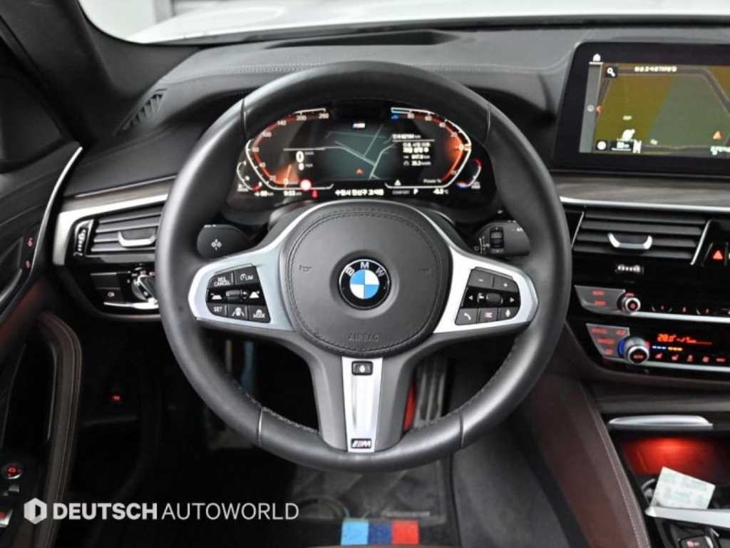 BMW 5시리즈 5시리즈 (G30) 523d M 스포츠 이미지 13