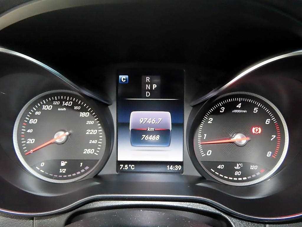 벤츠 GLC 클래스 GLC클래스 X253 GLC 300 4MATIC AMG LINE 이미지 9