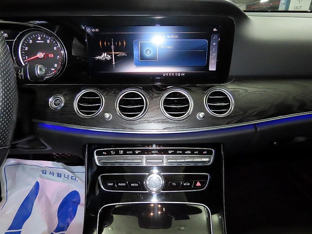 벤츠 E 클래스 E-클래스 W213 E200 아방가르드 이미지 11