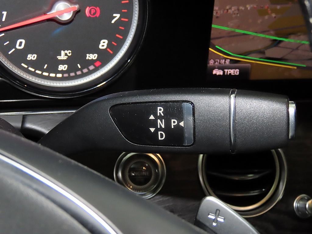 벤츠 E 클래스 E-클래스 W213 E200 아방가르드 이미지 13