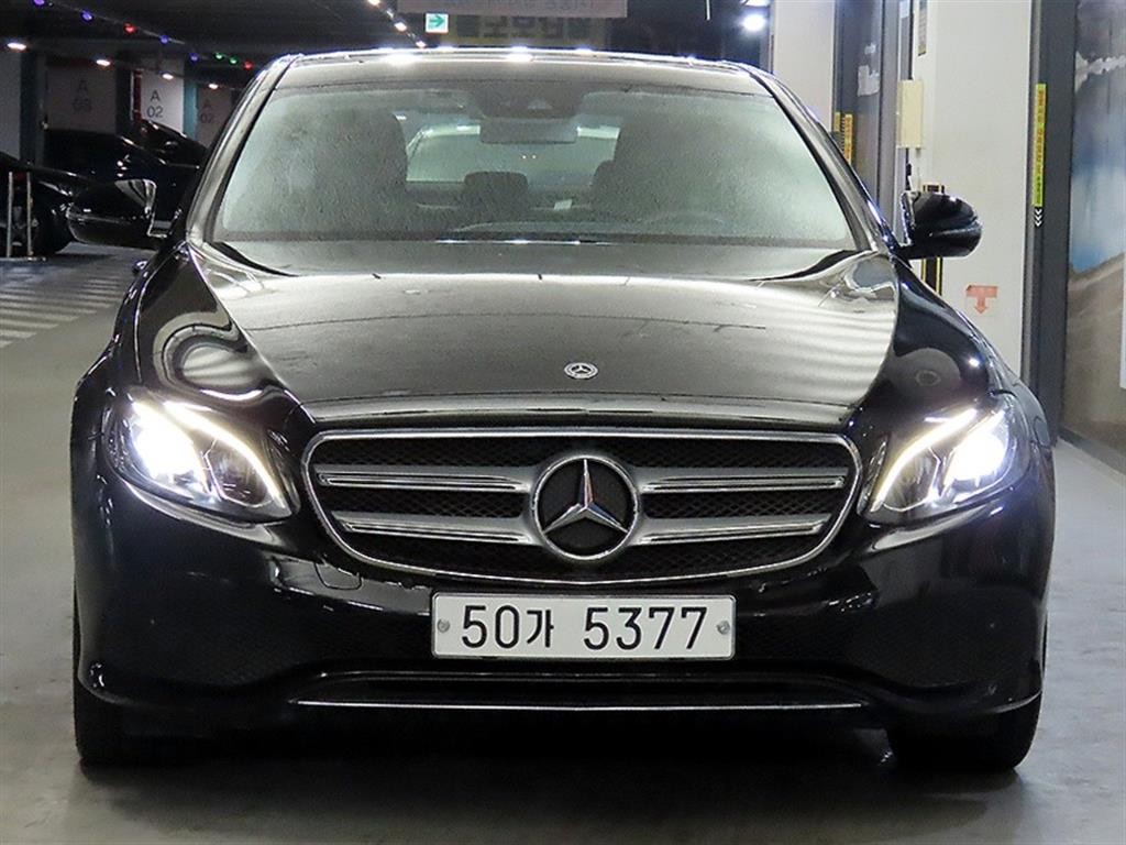 벤츠 E 클래스 E-클래스 W213 E200 아방가르드 이미지 2