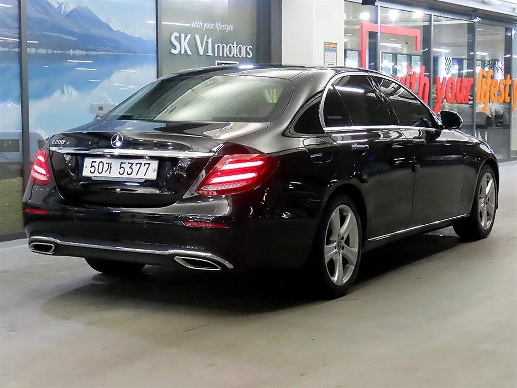 벤츠 E 클래스 E-클래스 W213 E200 아방가르드 이미지 4