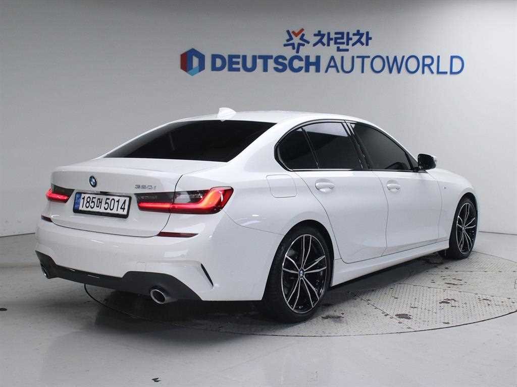 BMW 3시리즈 3시리즈 (G20) 320i M 스포츠 이미지 2