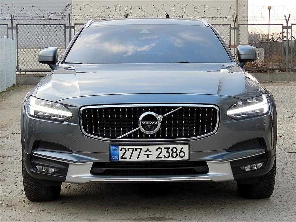 볼보 V90 V90 크로스컨트리 T5 프로 AWD 이미지 1