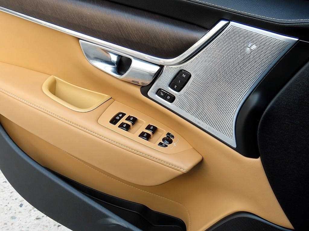 볼보 V90 V90 크로스컨트리 T5 프로 AWD 이미지 12
