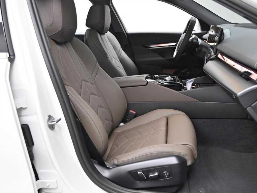 BMW 5시리즈 5시리즈 (G60) 520i 기본형 이미지 10