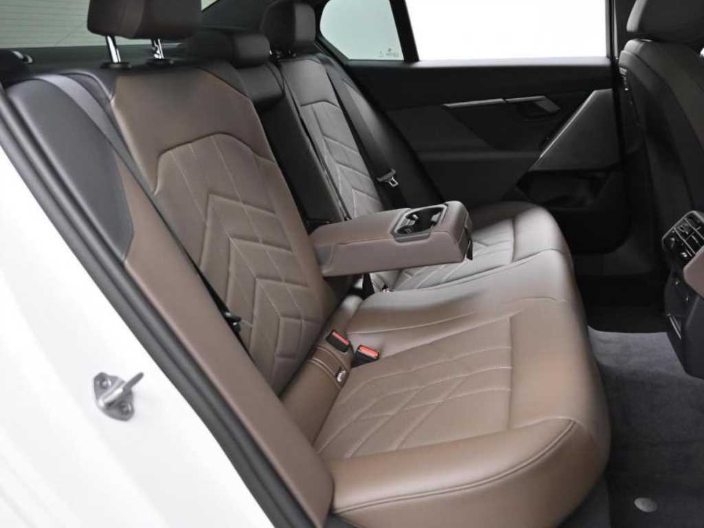 BMW 5시리즈 5시리즈 (G60) 520i 기본형 이미지 12
