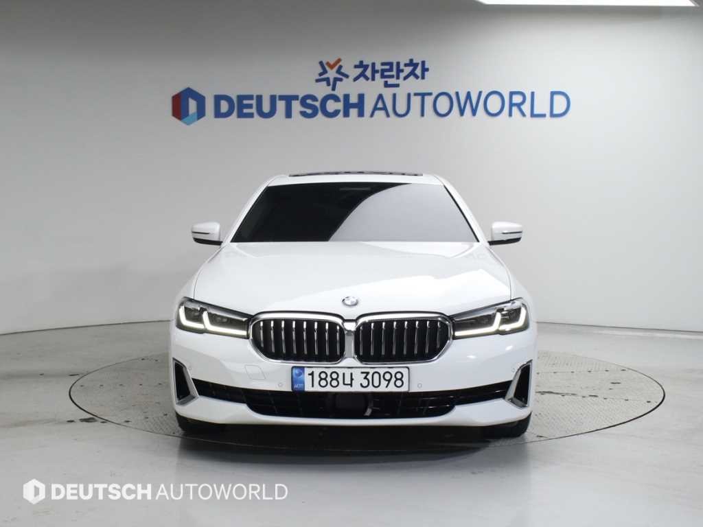 BMW 5시리즈 5시리즈 (G30) 530i xDrive 럭셔리 이미지 3