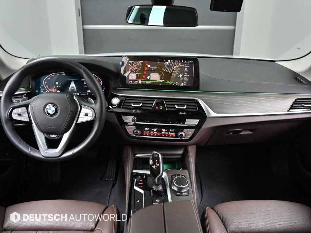 BMW 5시리즈 5시리즈 (G30) 530i xDrive 럭셔리 이미지 7