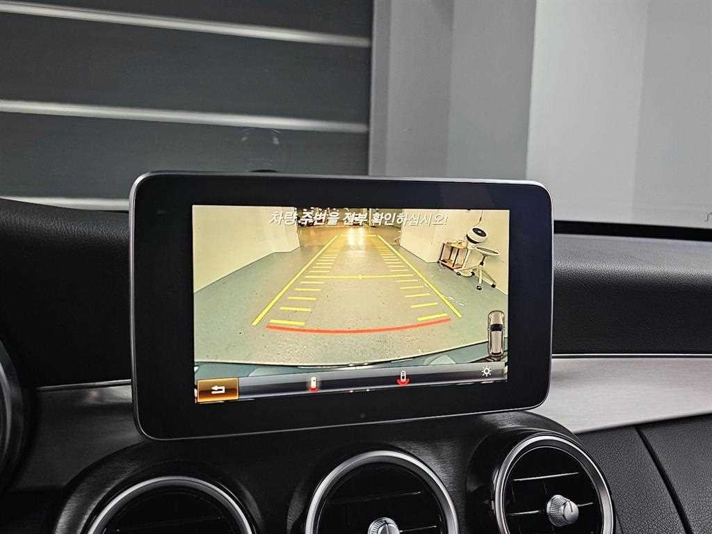 벤츠 C 클래스 C클래스 W205 C220 d 4MATIC 에스테이트 이미지 15