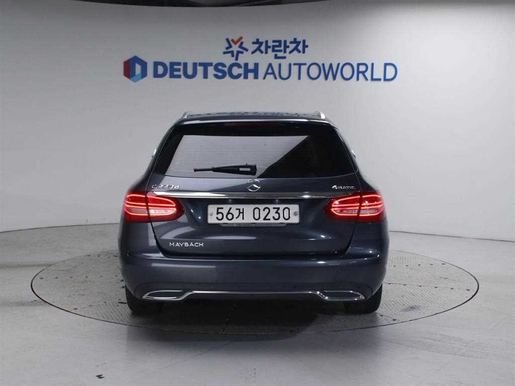 벤츠 C 클래스 C클래스 W205 C220 d 4MATIC 에스테이트 이미지 4