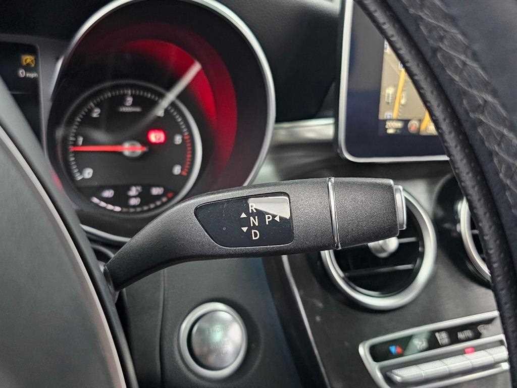 벤츠 C 클래스 C클래스 W205 C220 d 4MATIC 에스테이트 이미지 9