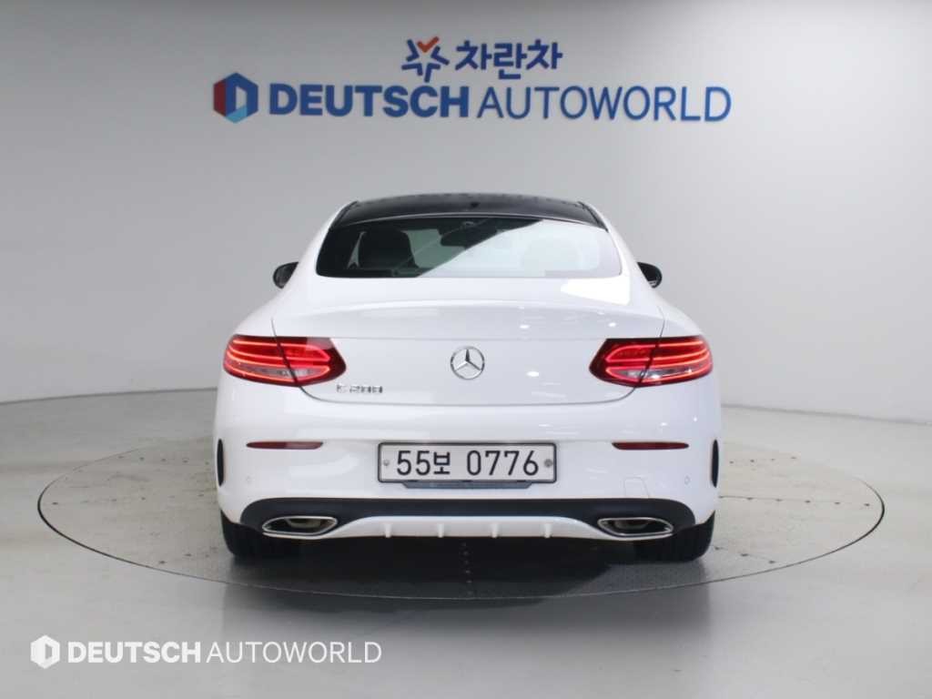 벤츠 C 클래스 C클래스 W205 C200 쿠페 이미지 4