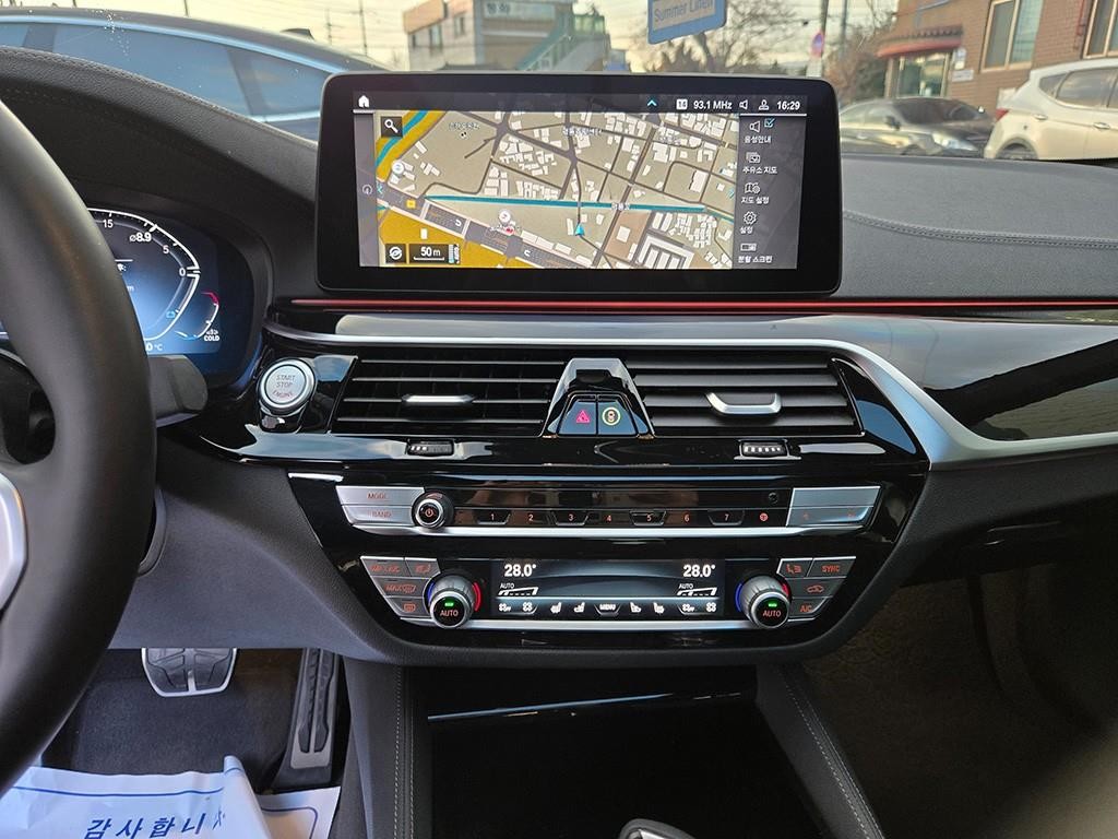 BMW 5시리즈 5시리즈 (G30) 523d M 스포츠 이미지 10