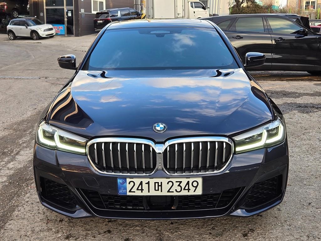 BMW 5시리즈 5시리즈 (G30) 523d M 스포츠 이미지 2