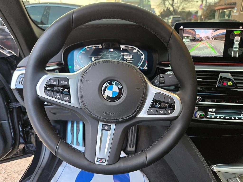 BMW 5시리즈 5시리즈 (G30) 523d M 스포츠 이미지 7