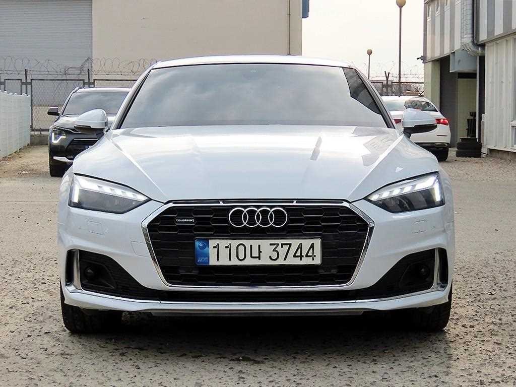 아우디 A5 A5 (F5) 40 TFSI 콰트로 스포트백 이미지 1